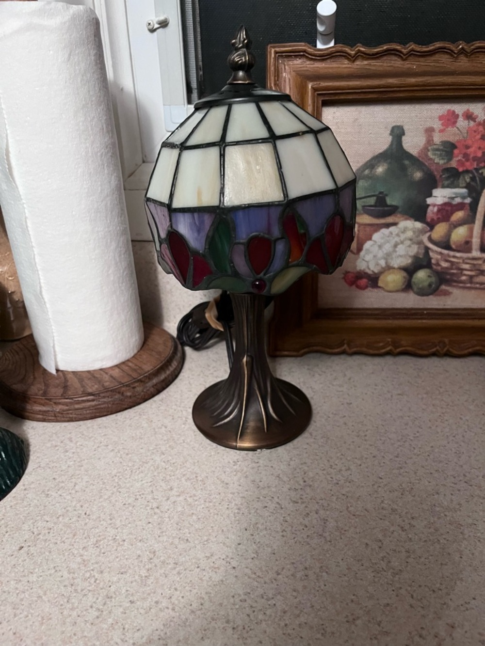 Tiffany-Style Stained Glass Table Lamp in Cream, Purple & Red